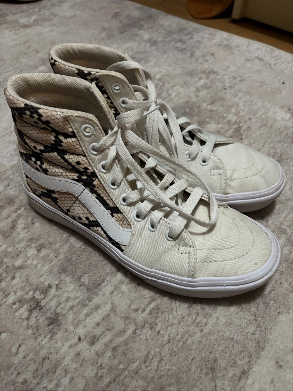 Vans High-Top Sneakers in White with Snake-Print Panels size 8